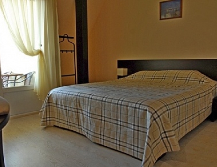 Стандарт 2-местный Пляжный корпус 4 - Пансионат «Бургас»